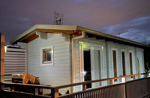 Killarney Vale Cabina | Coastal breeze hideaway , your little home away from home.