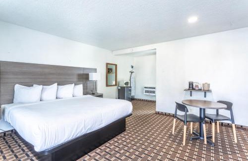 Morro Bay Hotel | Coastal Breeze Inn