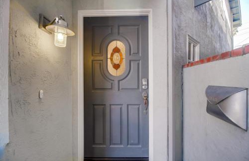 Beach Barber Tract Casa | Coastal Breeze