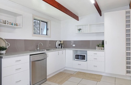 Callala Bay Casa | Coastal Bungalow – Stay 3, Pay 2!
