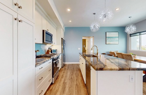 La Jolla Mesa Casa | Coastal Cabana - Bird Rock retreat with hot tub, firepit & ocean-view terrace