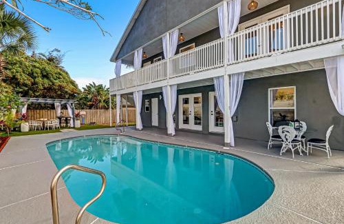 Vilano Beach Casa | Coastal Cabana Heated Pool Walk to Beach