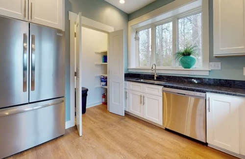 Castle Hayne Casa | Coastal Castle NC · CoastalCastle~Pool~Big~Family