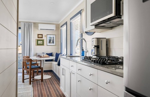Downtown Charleston Alquiler De Eote | Coastal Caviar - Beluga Suite - with Rooftop Deck