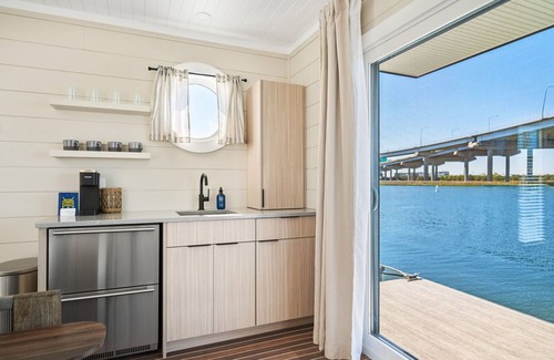 Downtown Charleston Alquiler De Eote | Coastal Caviar - The Ossetra - Honeymoon Suite