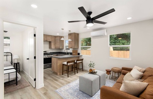 Imperial Beach Casa | Coastal Charm - 1/1 - Close to All