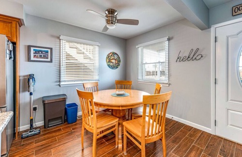 South End Condominio | Coastal Charm –3BR/2BA Home w/ Large Front Porch