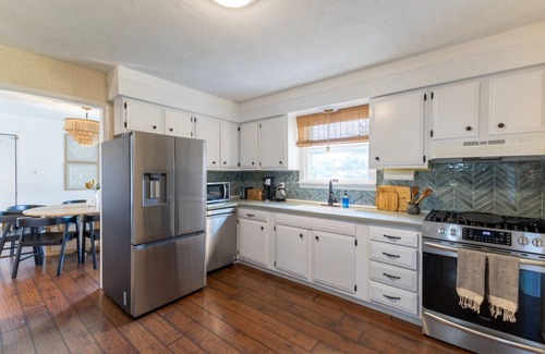 Lower Township Casa | Coastal Charm: 3BR Cape May Retreat