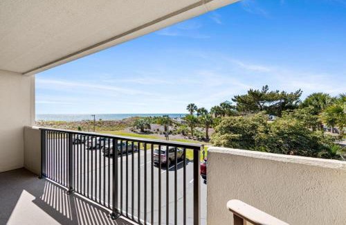 Litchfield by the Sea Casa | Coastal Charm 3BR Condo with Resort Amenities