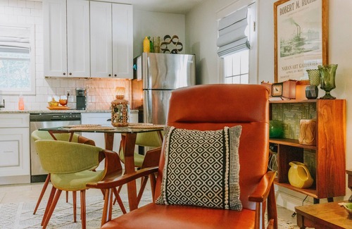 Ocean Springs Casa | Coastal Charm - close to the beach & downtown Ocean Springs! With golf cart!!!