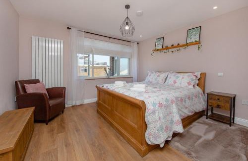 Holland-On-Sea Apartamento | Coastal Charm In Clacton On Sea