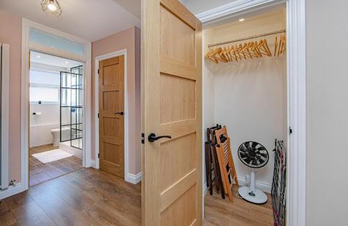 Holland-On-Sea Apartamento | Coastal Charm In Clacton On Sea