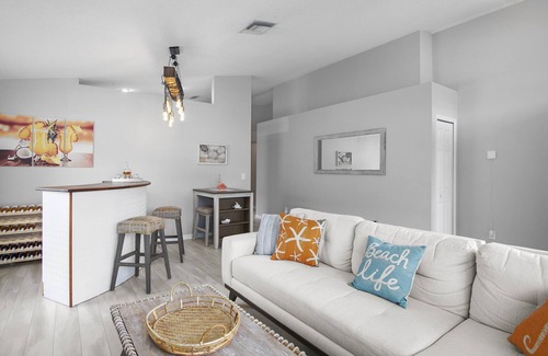 Sabal Harbour Casa | Coastal Charm: Lakefront Private Pool Near Beaches