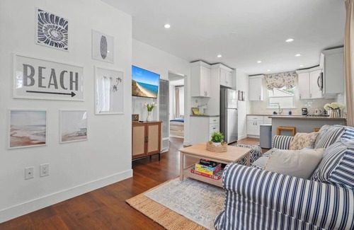 Harbor Casa | Coastal Chic 2BR/1b/Long Beach