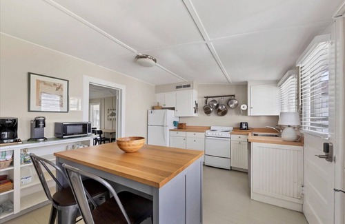 Boca Grande Casa | Coastal Chic - 4 BR charming cottage steps from beach and town!