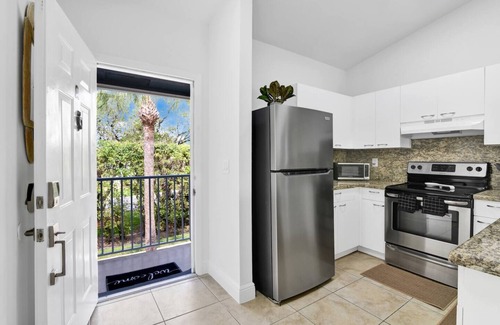 Mission Bay Apartamento | Coastal Chic Apt - Minutes from Evert Tennis Academy & Osprey Point Golf Course
