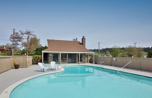 Freeland Condominio | Coastal Chic Beach Condo - 2 bed, 1 bath condo on Mutiny Bay