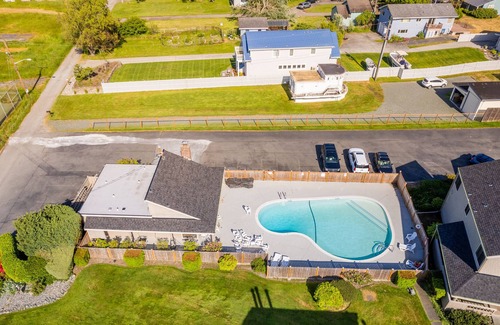 Freeland Condominio | Coastal Chic Beach Condo - 2 bed, 1 bath condo on Mutiny Bay