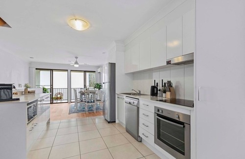 Redcliffe Apartamento | Coastal Comfort 3BR Home in Heart of Redcliffe