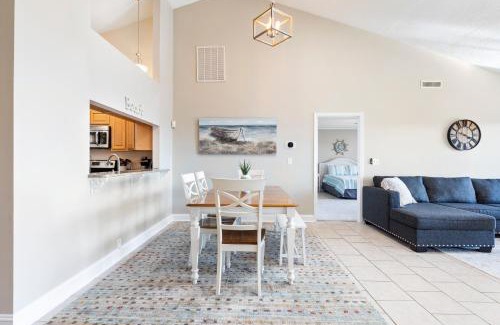 Surfside Beach Apartamento | Coastal Comforts