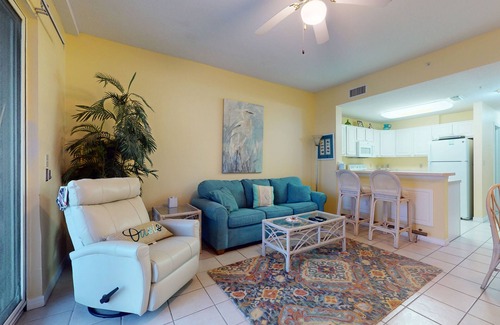 Fort Morgan Condominio | Coastal condo w/ Gulf views, balcony, shared pool & spa, fitness center