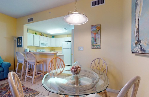 Fort Morgan Condominio | Coastal condo w/ Gulf views, balcony, shared pool & spa, fitness center