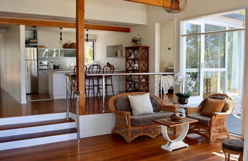 North Arm Cove Casa | Coastal Contentment in the Cove