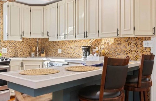 Pleasantville Casa | Coastal Cottage in West Atlantic City