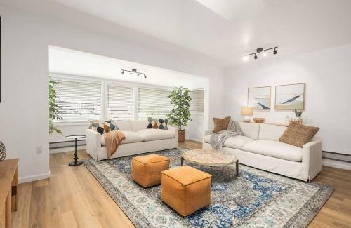 Birch Bay Casa | Coastal Cottage, 4 Large Decks, Close to Beach