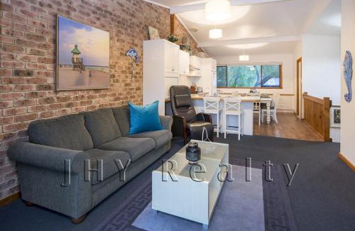 Quindalup Villa | Coastal Cottage