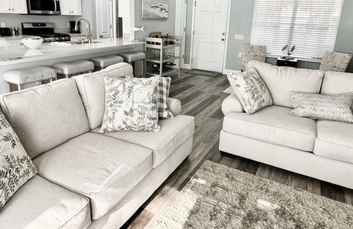 Gulf Breeze Casa | "Coastal Cottage" Spacious Coastal Home, Game Room/Bikes/Large yard