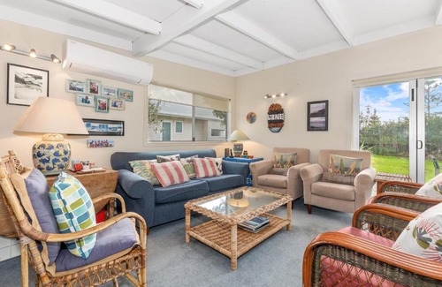 Waipu Cove Casa | Coastal Cove - Waipu Cove Holiday Home