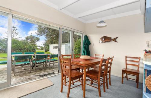 Waipu Cove Casa | Coastal Cove - Waipu Cove Holiday Home
