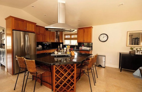 Del Rey Oaks Casa | Coastal Cul-De-Sac, Centrally Located Monterey Peninsula Home