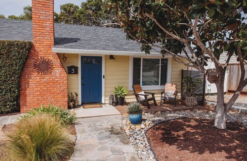 Del Rey Oaks Casa | Coastal Cul-De-Sac, Centrally Located Monterey Peninsula Home