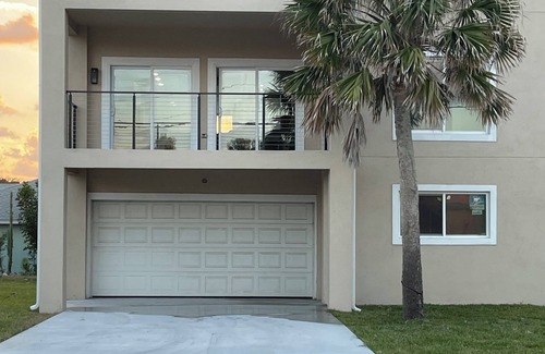 Melbourne Beach Casa | Coastal custom new construction w/ ocean views, just steps from Melbourne Beach