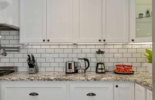 South of Conant Casa | Coastal Dream Heated Pool Near Beach and Disney