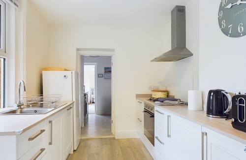 Ryde Chalet De Esquí | East View, St Helens.