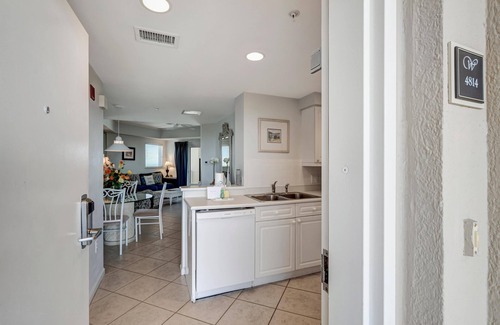 Gulf Pines Condominio | "Coastal Elegance: Updated 1-Bedroom Condo on the 14th Floor of Westwinds!" at Sandestin Golf and Beach Resort!