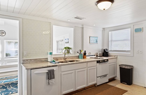 Folly Beach Apartamento | Coastal Escape! 2Br apt Beach access Getaway