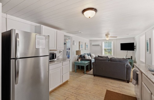 Folly Beach Apartamento | Coastal Escape! 2Br apt Beach access Getaway