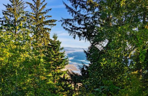 Neahkahnie Beach Casa | Coastal escape w balcony firebowl ocean views near Manzanita Sunset House by AvantStay