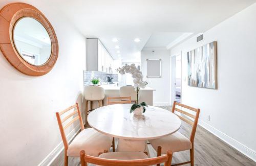 Boca Raton Apartamento | Coastal Escape Walk to Beach Pool and Gym