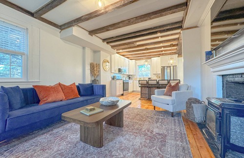 Scarborough Casa | Coastal Gathering House - Spacious 4-bedroom house close to Portland