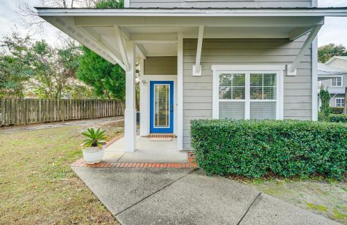 Wilmington Casa | Coastal Gem 3 half Mi from Wrightsville Shoreline
