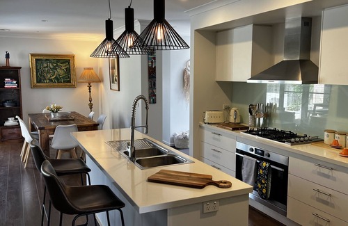 Point Lonsdale Villa | Coastal Get Away -10 mins from beach, bike trails, Lake Vic, shops, wineries!