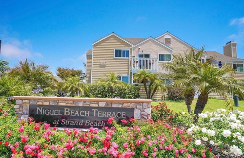 Dana Point Condominio | Coastal Getaway - A Wave From It All