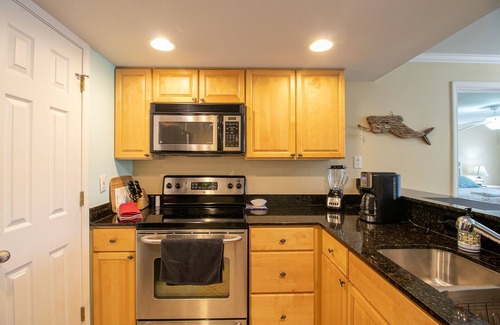 Biloxi Villa | Coastal Glam 207 30 NIGHTS OR MORE