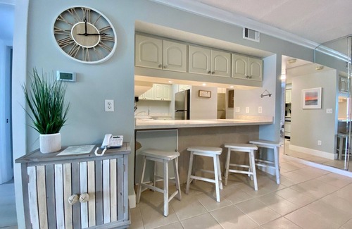 Bel Air Condominio | Coastal Gulf Front Condo on the Beach! GG204