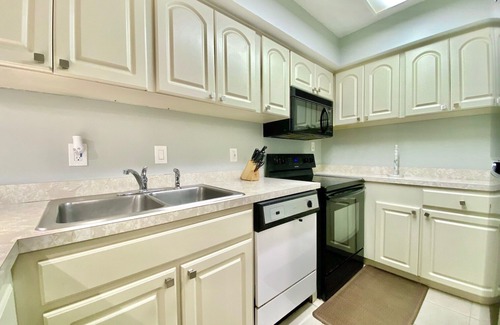Bel Air Condominio | Coastal Gulf Front Condo on the Beach! GG204